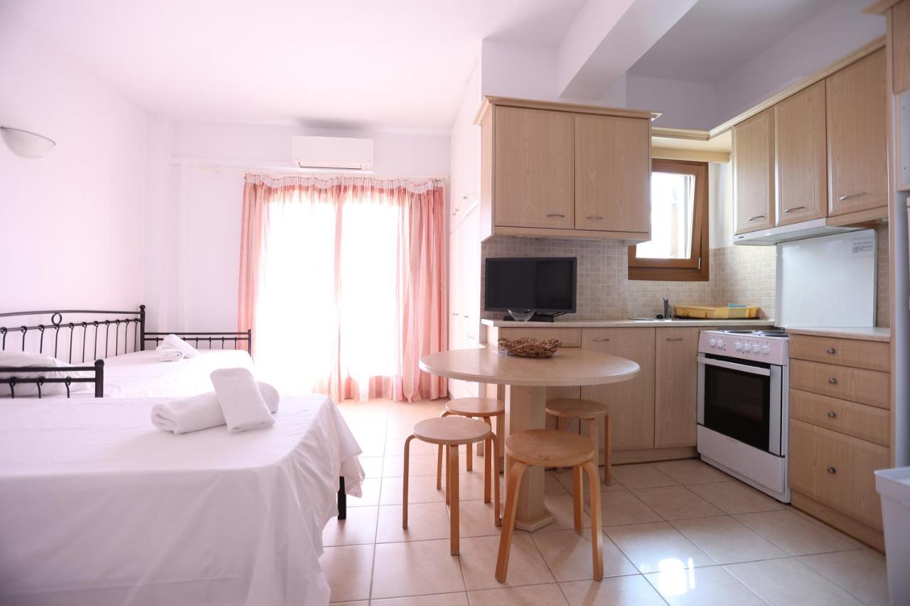 Appartamento Seaside Gialova Pylos Esterno foto
