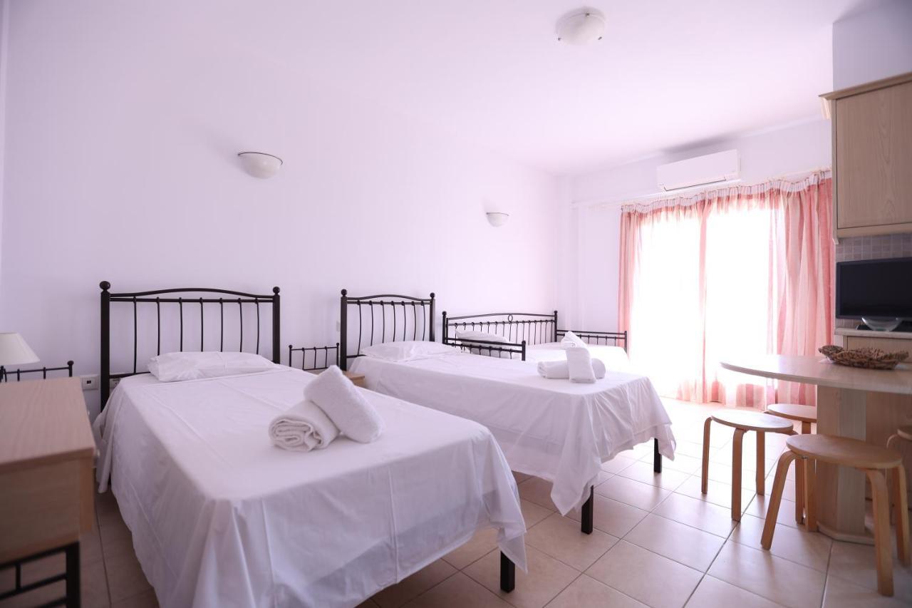 Appartamento Seaside Gialova Pylos Esterno foto