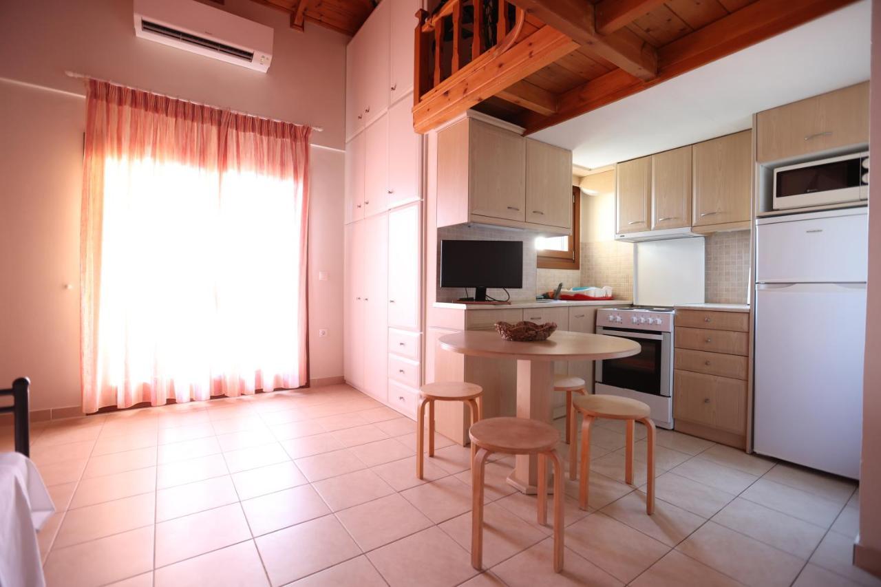 Appartamento Seaside Gialova Pylos Esterno foto