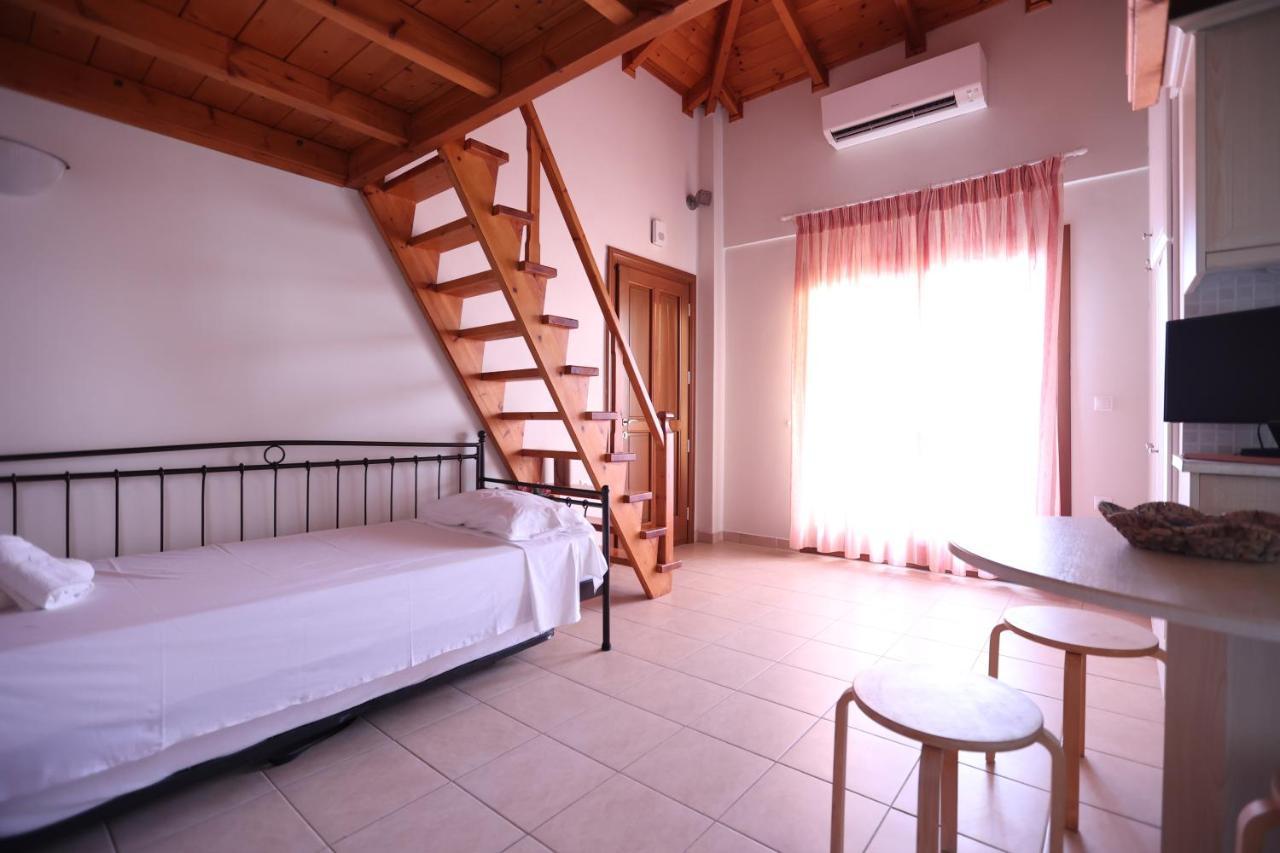 Appartamento Seaside Gialova Pylos Esterno foto